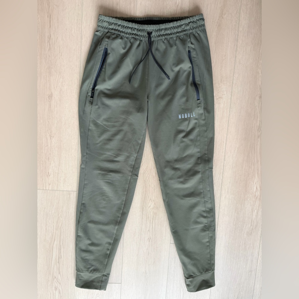 NOBULL Men's Green Joggers with Zipper Pockets